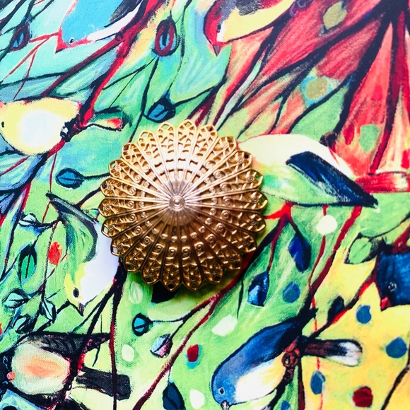 Vintage 80's Lieba USA Gold tone Scarf Clip - Filagree Scarf Clip - MINT NWOT - Picture 2 of 3